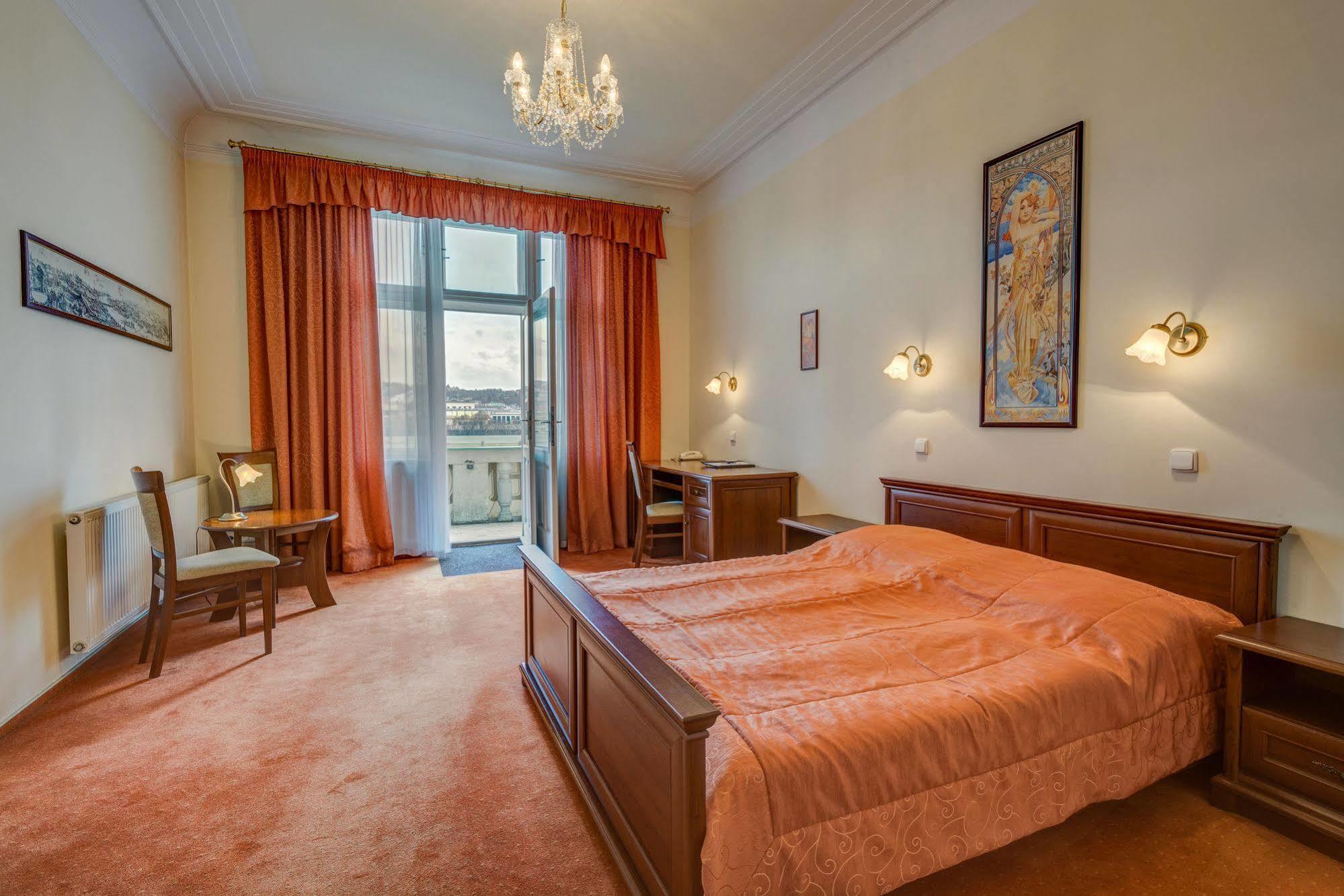 Hotel & Residence Royal Standard プラハ エクステリア 写真